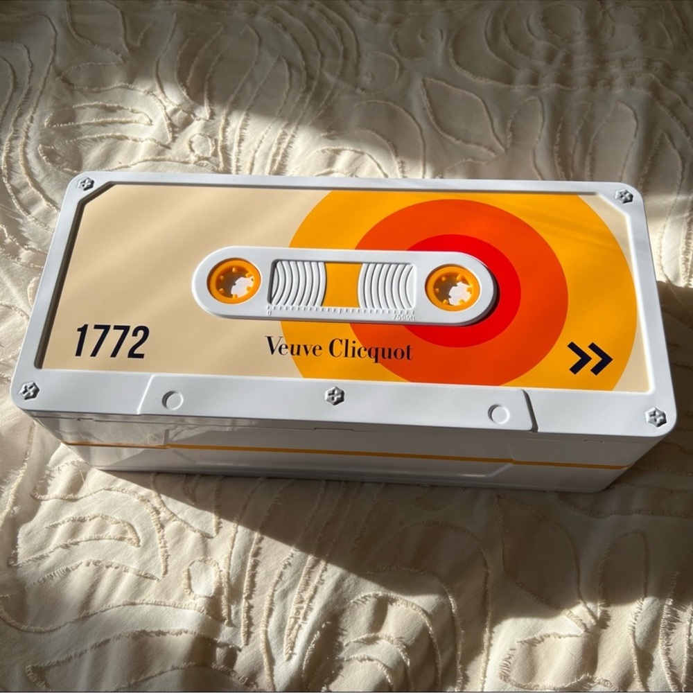 Veuve Clicquot Collectable 1772 "Retro Chic"
Collectable Tin